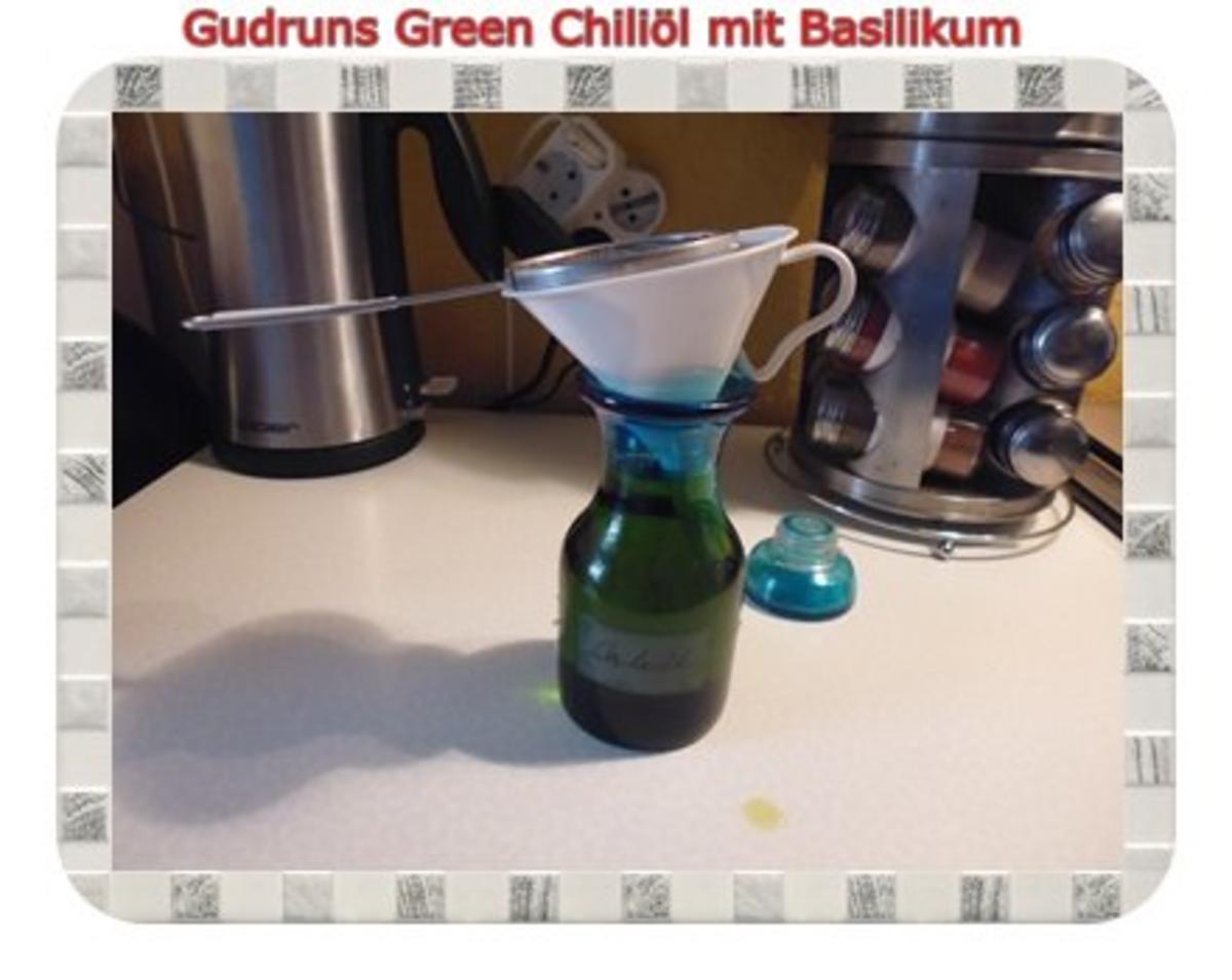Öl: Green Chiliöl mit frischem Basilikum - Rezept - Bild Nr. 8