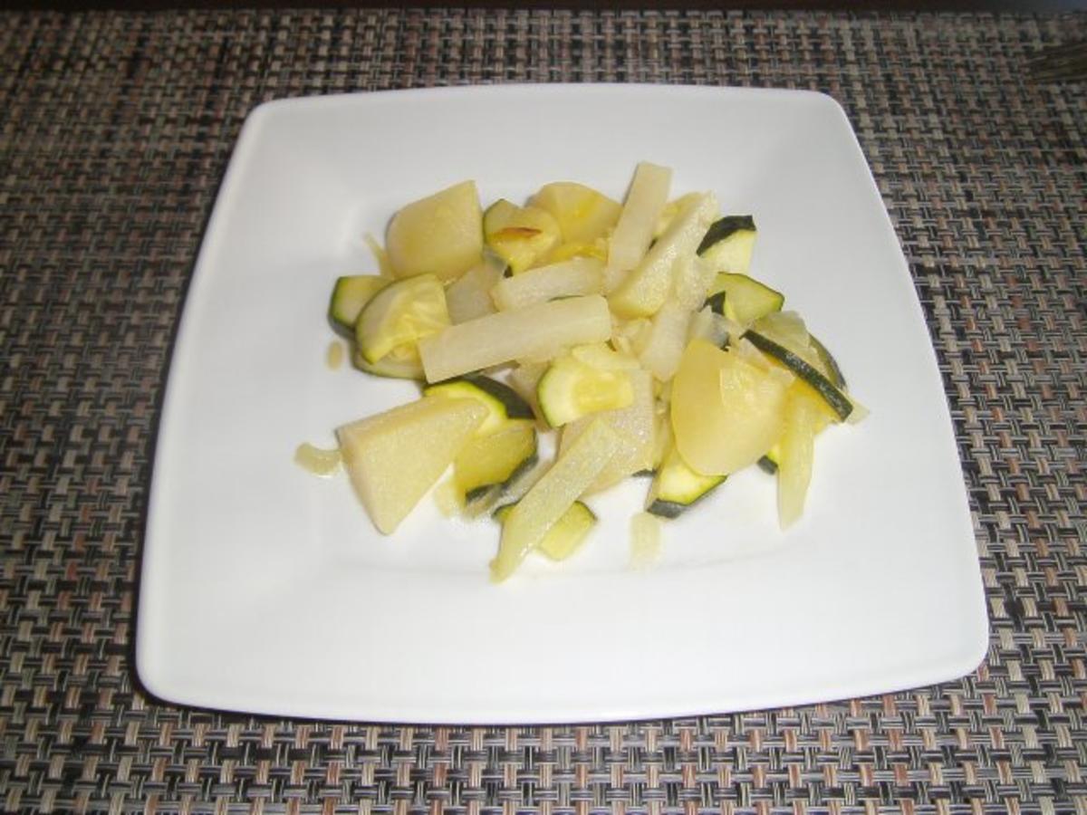 Kohlrabi-Zucchinipfanne an Birnen - Rezept