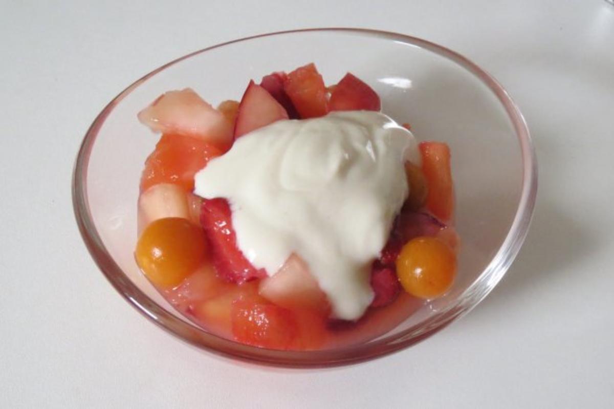 Salat: Obstsalat mit Joghurtdressing - Rezept - kochbar.de