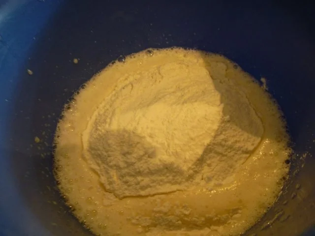 Rezept: Mini-Dessertküchlein, schwarz-weiß und mit Schuß Bild Nr. 6 Mini-Dessertküchlein, schwarz-weiß und mit Schuß - Rezept - Bild Nr. 6