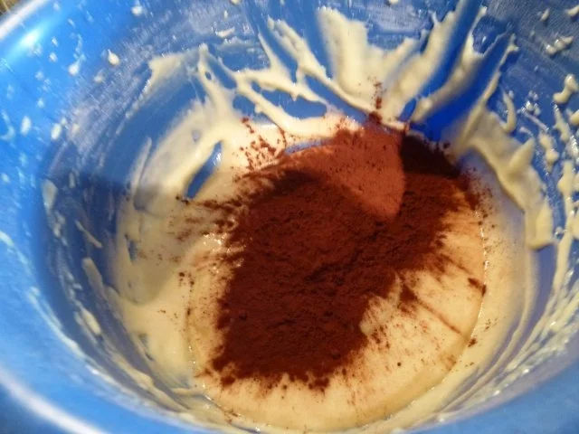 Rezept: Mini-Dessertküchlein, schwarz-weiß und mit Schuß Bild Nr. 9 Mini-Dessertküchlein, schwarz-weiß und mit Schuß - Rezept - Bild Nr. 9