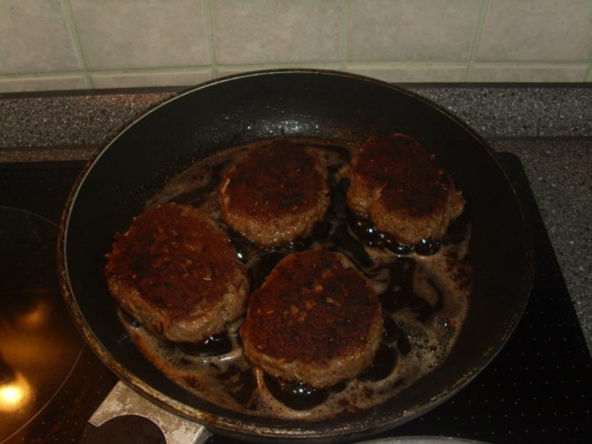 Lammfrikadellen mit weißen Bohnen und Westernkartoffeln - Rezept - Bild Nr. 3