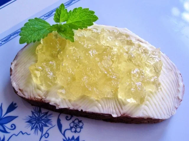 Holunderblütengelee mit  "Schwips" - Rezept