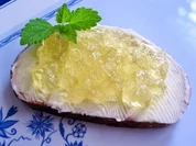 Holunderblütengelee mit  "Schwips" - Rezept