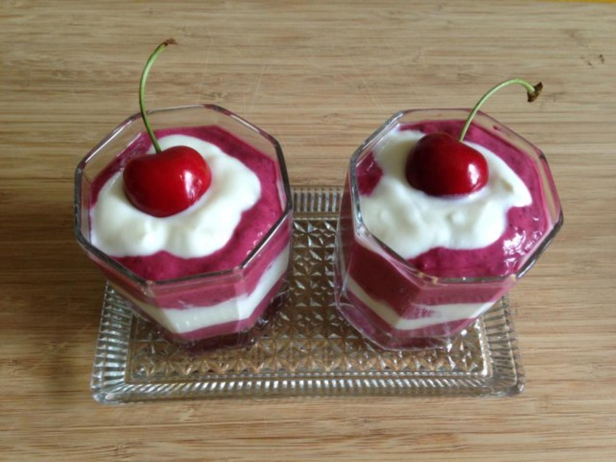 Brombeer-Quark-Joguhrt Dessert - Rezept - Bild Nr. 2