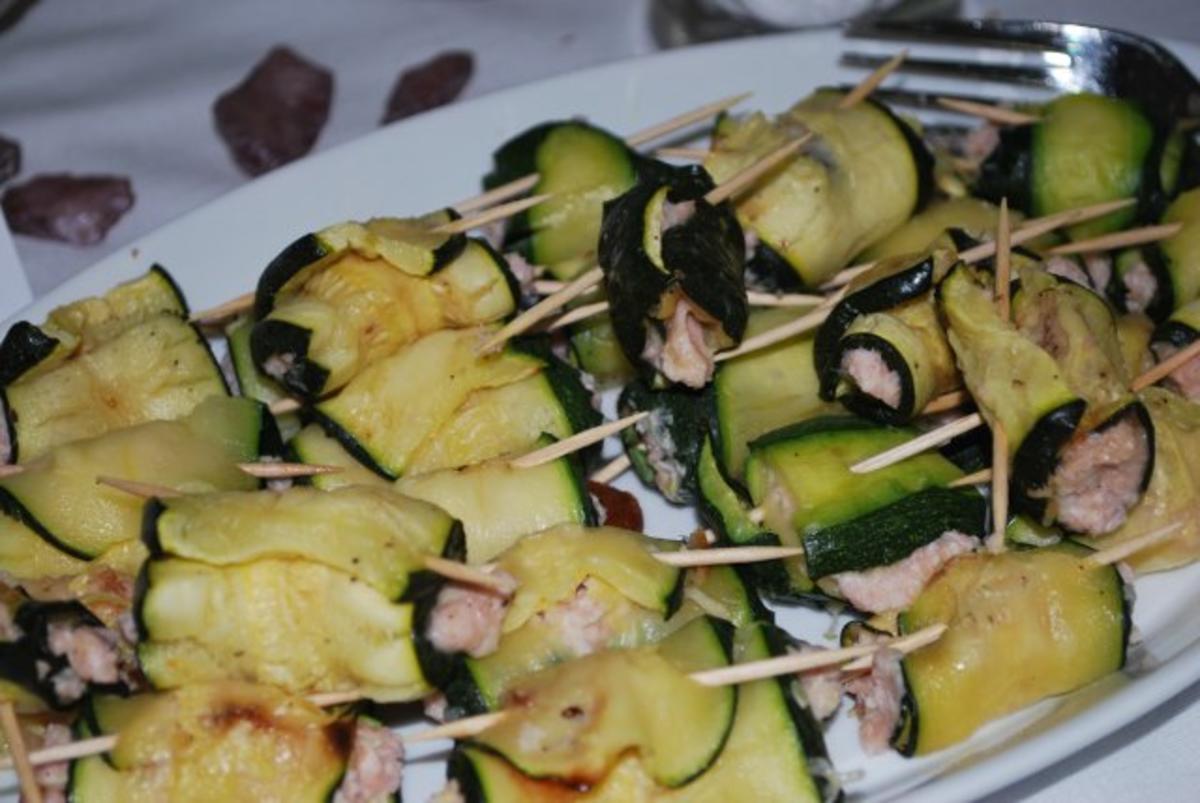 Zucchiniröllchen mit Mortadellamousse - Rezept - Bild Nr. 3