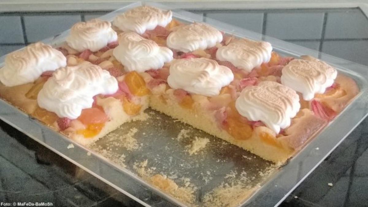 Aprikosen-Erdbeer-Kuchen mit Baiser - Rezept