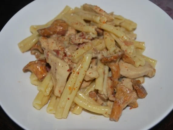 Rezept: Casarecce mit Hähnchen-Pfifferlingrahm Casarecce mit Hähnchen-Pfifferlingrahm - Rezept