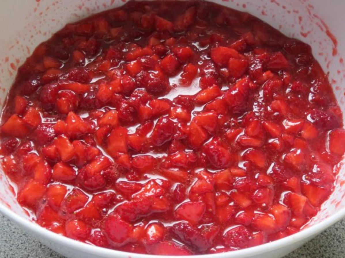 Einmachen: Stückige Erdbeer-Marmelade - Rezept - kochbar.de