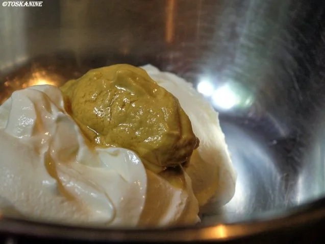 Würziges Roastbeef, Gewürzgurken-Dip, Kartoffelsalat, Honigmöhrchen - Rezept - Bild Nr. 11