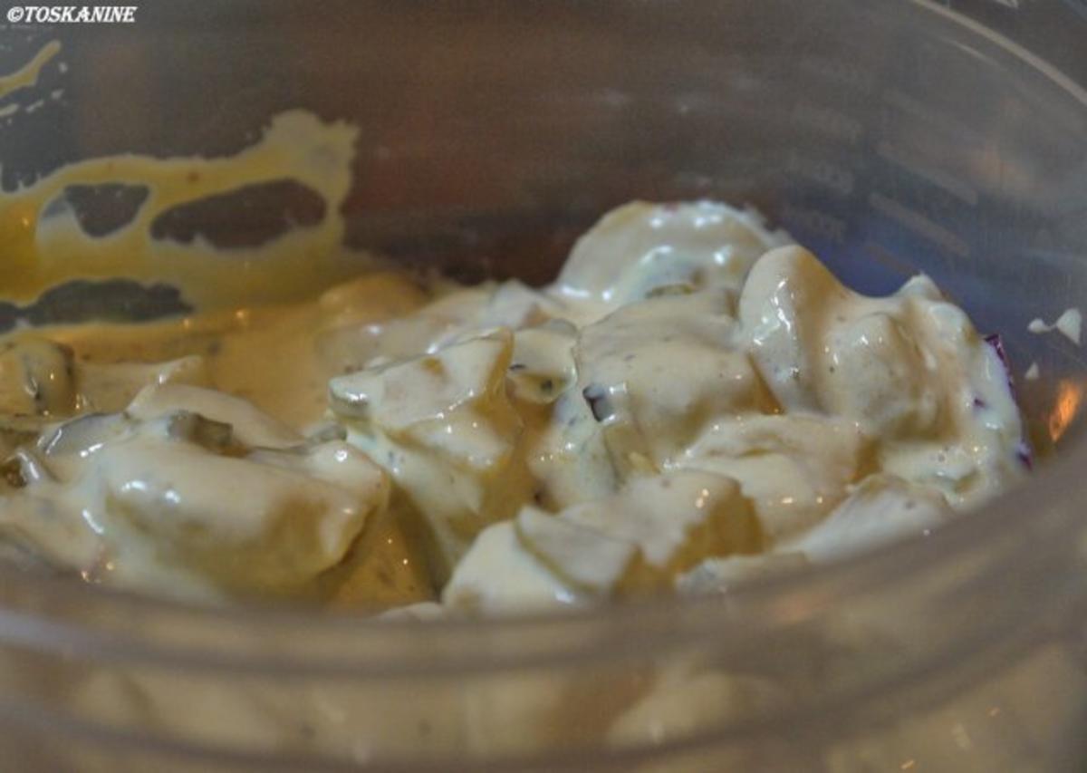 Würziges Roastbeef, Gewürzgurken-Dip, Kartoffelsalat, Honigmöhrchen - Rezept - Bild Nr. 12