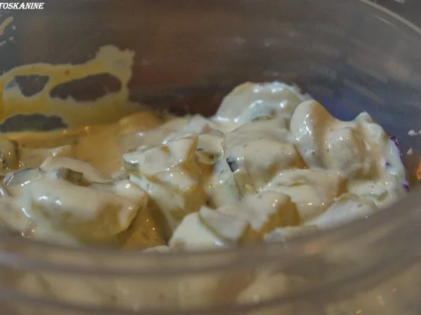 Würziges Roastbeef, Gewürzgurken-Dip, Kartoffelsalat, Honigmöhrchen - Rezept - Bild Nr. 12