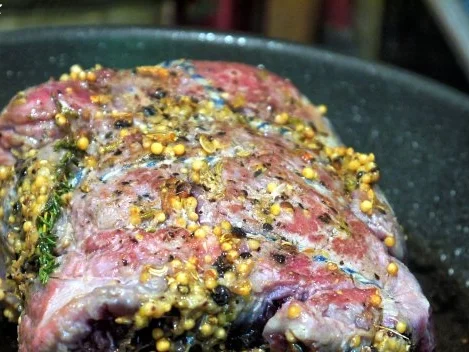 Würziges Roastbeef, Gewürzgurken-Dip, Kartoffelsalat, Honigmöhrchen - Rezept - Bild Nr. 15