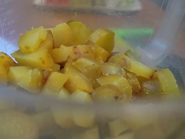 Würziges Roastbeef, Gewürzgurken-Dip, Kartoffelsalat, Honigmöhrchen - Rezept - Bild Nr. 8