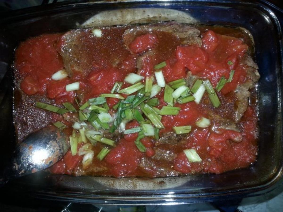 Rindersteak mit Koriander in Tomatensauce - Rezept