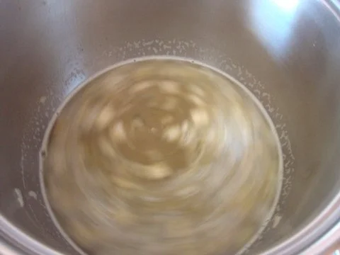 kaltes Paprikacremesüppchen mit Ziegenfrischkäsetüpfelchen - Rezept - Bild Nr. 6