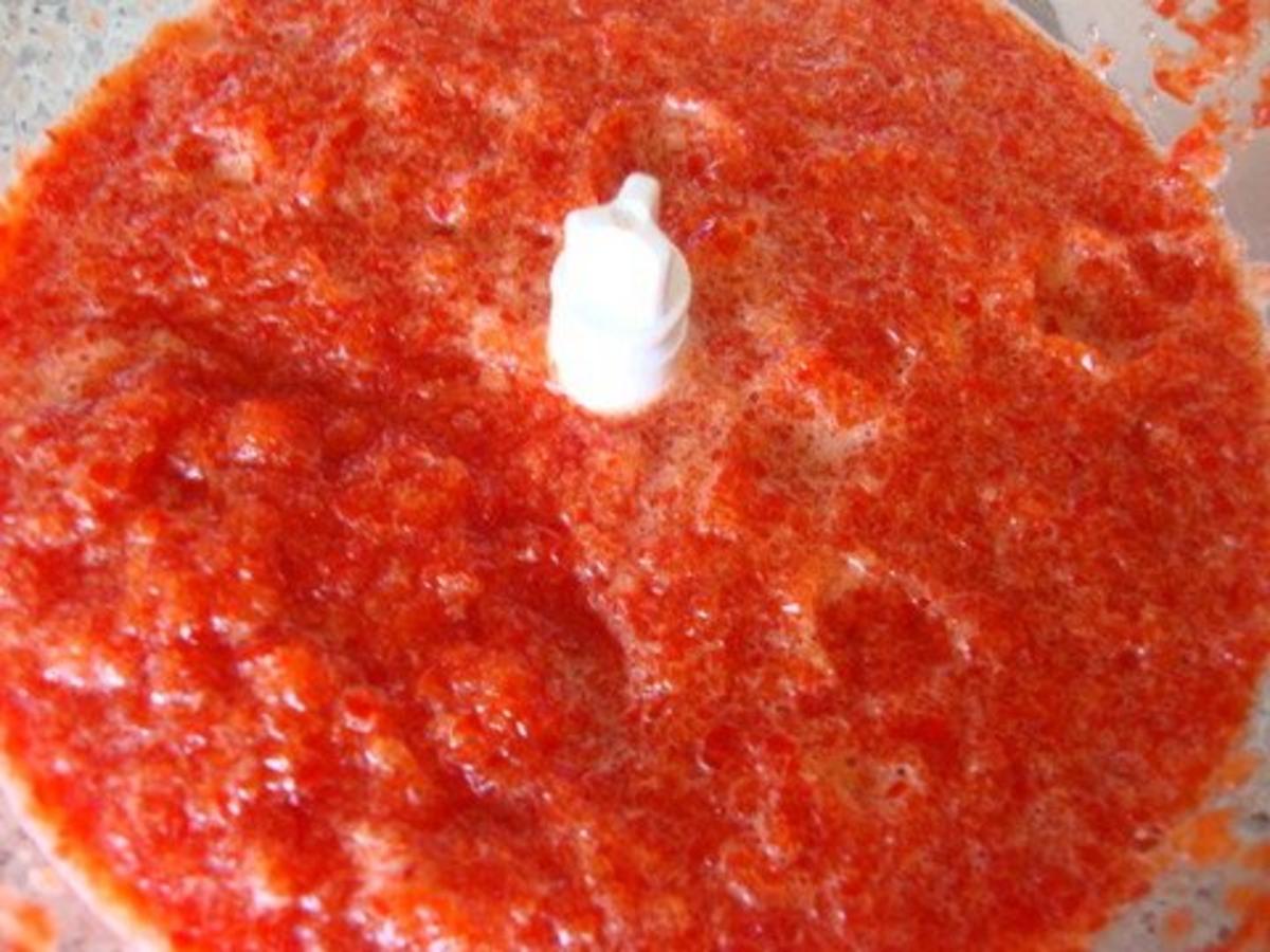 kaltes Paprikacremesüppchen mit Ziegenfrischkäsetüpfelchen - Rezept - Bild Nr. 9