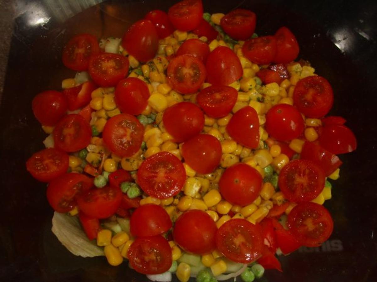 Bunter Salat mit Käse, Wurst und Ei - Rezept - Bild Nr. 3