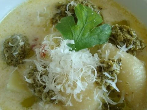 Kartoffelsüppchen mit Pesto - Rezept