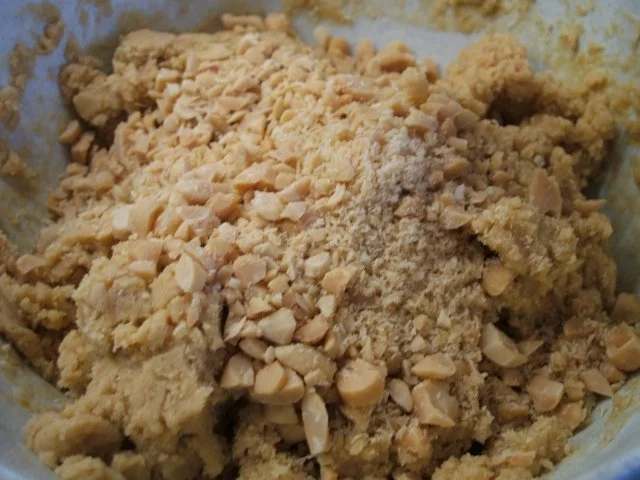 Rezept: Plätzchen: Erdnusshaufen Bild Nr. 6 Plätzchen: Erdnusshaufen - Rezept - Bild Nr. 6