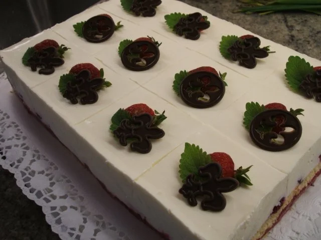 Rezept: Backen: Erdbeerschnitten für Figurbewusste Bild Nr. 17 Backen: Erdbeerschnitten für Figurbewusste - Rezept - Bild Nr. 17