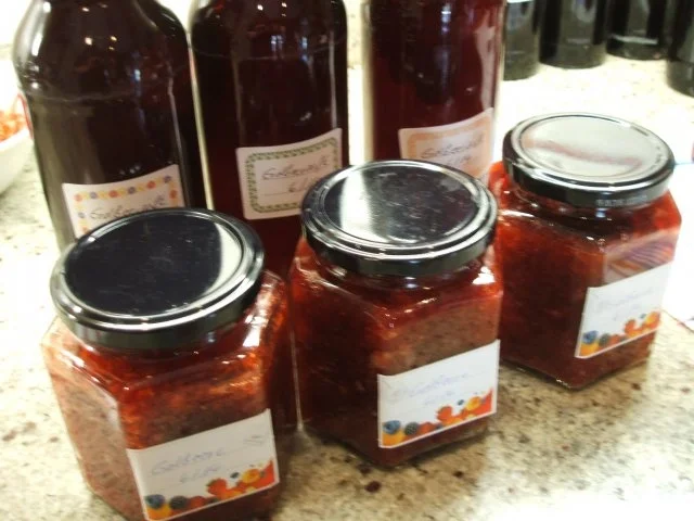 Vorrat: Erdbeersirup und klassische Erdbeermarmelade - Rezept