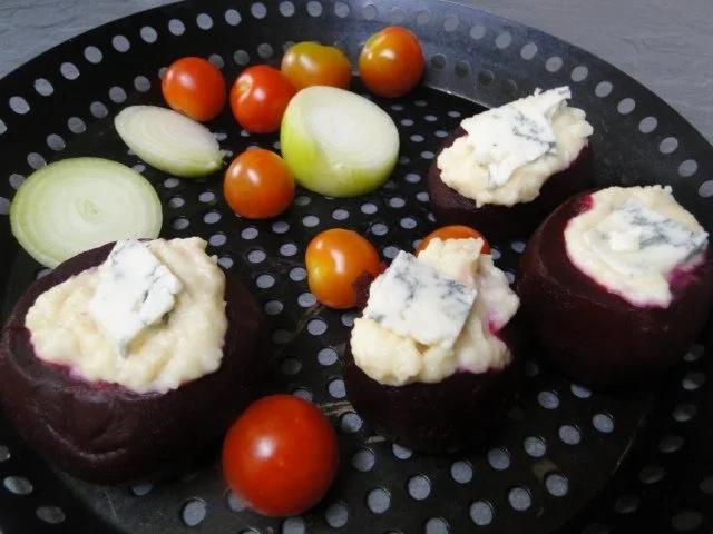 Gegrillter Gemüsespiess mit Halloumi und gefüllte rote Betekugel - Rezept - Bild Nr. 5