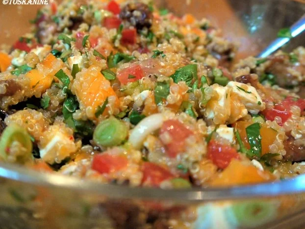 Rezept: Quinoasalat mit Aprikosen, Tomaten und Hähnchenbrust Bild Nr. 17 Quinoasalat mit Aprikosen, Tomaten und Hähnchenbrust - Rezept - Bild Nr. 17