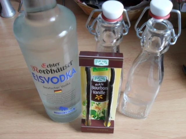 Rezept: Vanilleextrakt mit Wodka Bild Nr. 2 Vanilleextrakt mit Wodka - Rezept - Bild Nr. 2