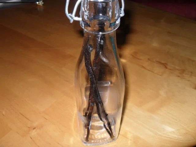 Rezept: Vanilleextrakt mit Wodka Bild Nr. 4 Vanilleextrakt mit Wodka - Rezept - Bild Nr. 4