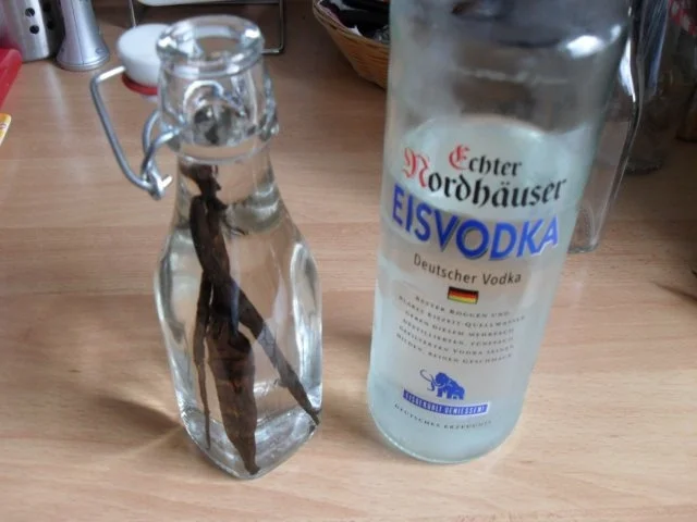 Rezept: Vanilleextrakt mit Wodka Bild Nr. 5 Vanilleextrakt mit Wodka - Rezept - Bild Nr. 5