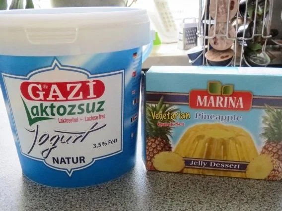 Rezept: Backen: Mini-Joghurt-Erdbeer-Torte Bild Nr. 3 Backen: Mini-Joghurt-Erdbeer-Torte - Rezept - Bild Nr. 3