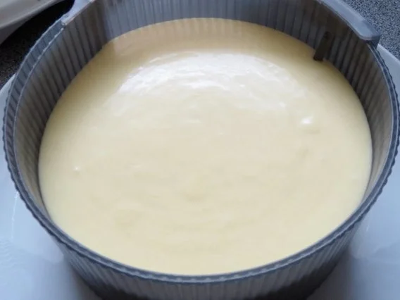 Rezept: Backen: Mini-Joghurt-Erdbeer-Torte Bild Nr. 7 Backen: Mini-Joghurt-Erdbeer-Torte - Rezept - Bild Nr. 7