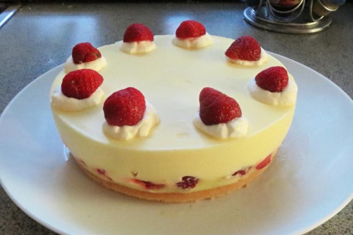 Backen: Mini-Joghurt-Erdbeer-Torte - Rezept - Bild Nr. 9