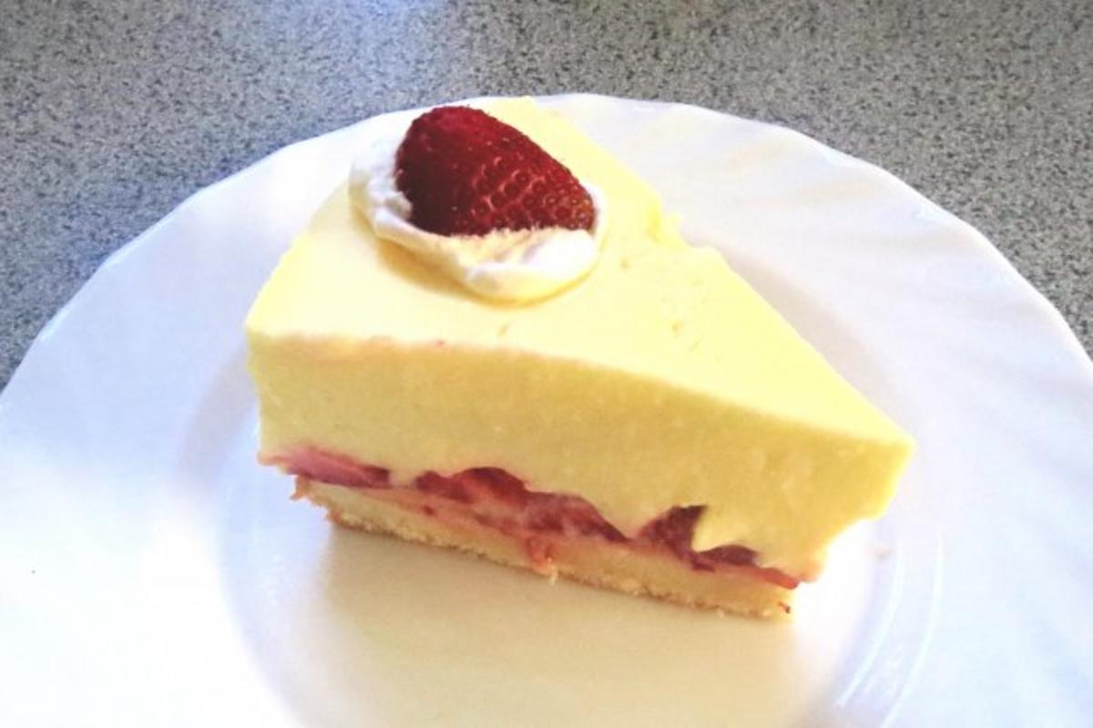 Bilder für Backen: Mini-Joghurt-Erdbeer-Torte - Rezept