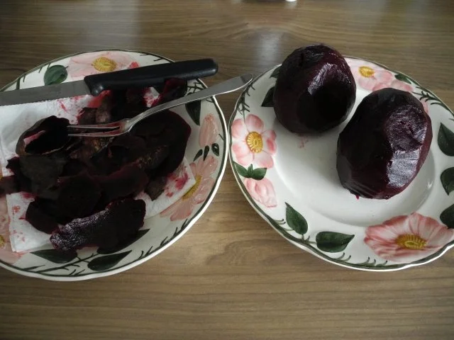 Rezept: Vegan : Rote Bete Carpaccio mit Zwiebeln Bild Nr. 2 Vegan : Rote Bete Carpaccio mit Zwiebeln - Rezept - Bild Nr. 2