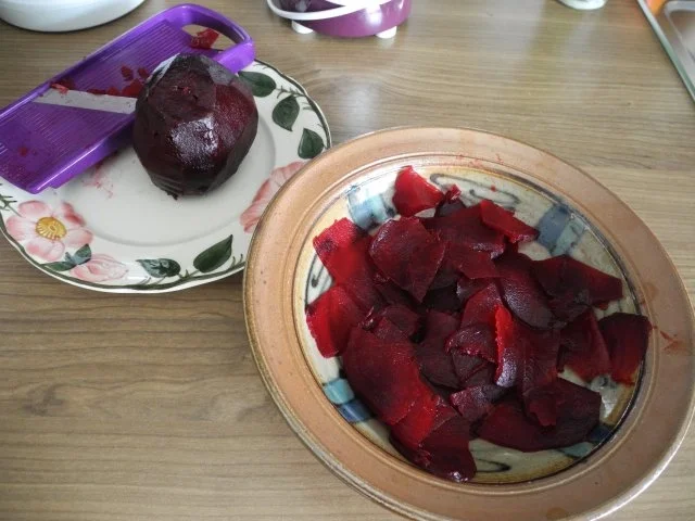 Rezept: Vegan : Rote Bete Carpaccio mit Zwiebeln Bild Nr. 4 Vegan : Rote Bete Carpaccio mit Zwiebeln - Rezept - Bild Nr. 4