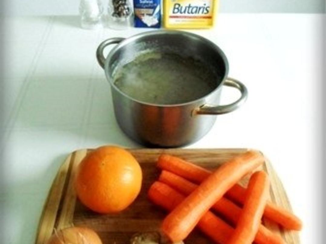 Fruchtige Möhrencremesuppe mit Rose geschmückt - einfach - von 2010Herford
