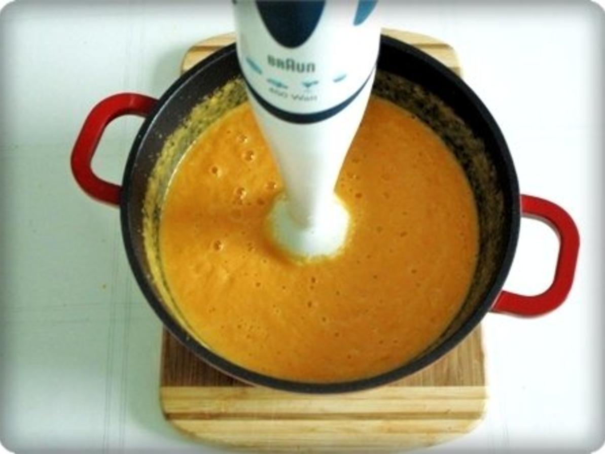 Fruchtige Möhrencremesuppe mit Rose geschmückt - einfach - von 2010Herford