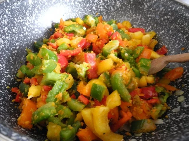 Rezept: Vegan : Paprika - Gulasch Bild Nr. 8 Vegan : Paprika - Gulasch - Rezept - Bild Nr. 8