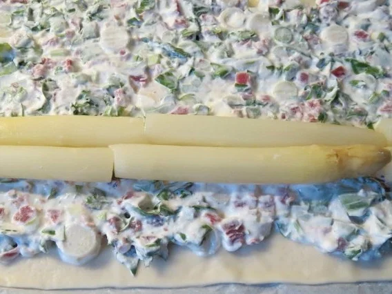 Zwischensnack: Frühlings-Flammkuchen-Schnecken - Rezept - Bild Nr. 3