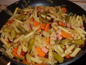 Pfannengericht: Gemüse-Nudel-Pfanne "Querbeet-Feldein" - Rezept