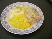 Lachsfilet frisch auf der Haut gebraten - Rezept