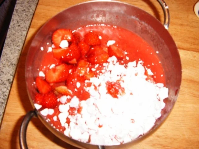 Rezept: Erdbeer-Sandwich-Waffeln Bild Nr. 7 Erdbeer-Sandwich-Waffeln - Rezept - Bild Nr. 7