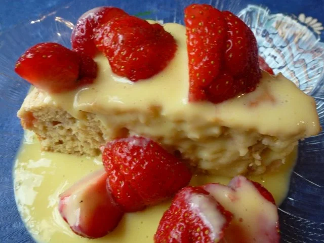 Rezept: Warmer Erdbeerkuchen mit Vanillesauce Warmer Erdbeerkuchen mit Vanillesauce - Rezept