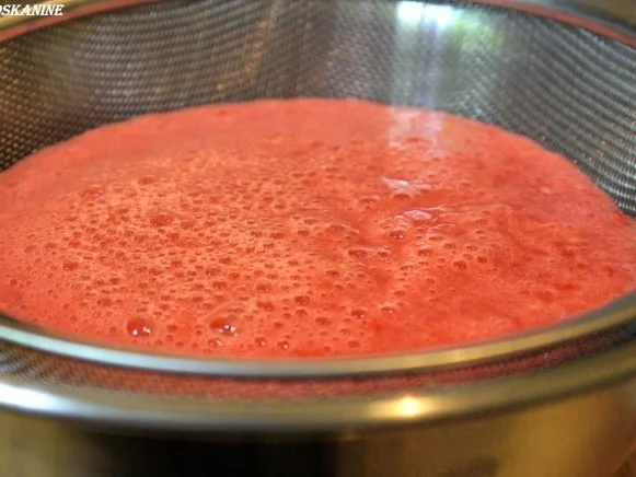 Spaghetti mit roher scharfer Tomatensauce - Rezept - Bild Nr. 4