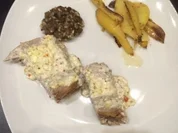 Little bit hot and spicy: mit Schafskäse überbackenes Schweinefilet auf Zitronenkartoffeln - Rezept