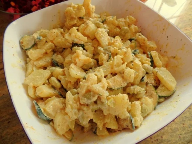 Rezept: Mediterraner Kartoffel-Salat mit Schafskäse-Dressing Mediterraner Kartoffel-Salat mit Schafskäse-Dressing - Rezept