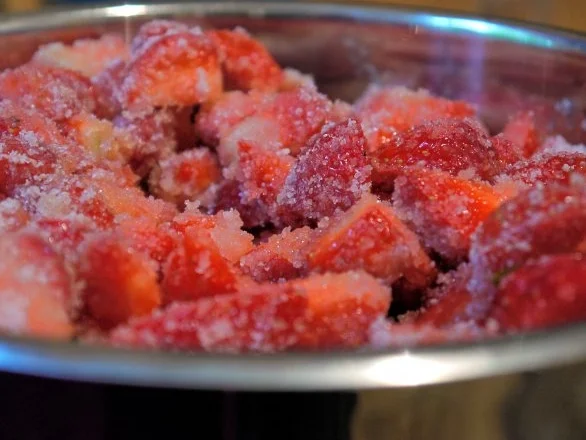 Erdbeermarmelade mit Brandy und Tonkabohne - Rezept - Bild Nr. 5