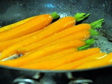 Rezept: Ziege und Rind im Serrano-Mantel mit Thymian-Gemüse Bild Nr. 11 Ziege und Rind im Serrano-Mantel mit Thymian-Gemüse - Rezept - Bild Nr. 11